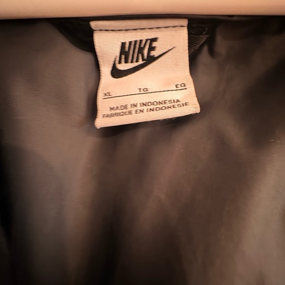 Nike youth XL Black ADP (?) Puffer Gold Logo - Picture 2 of 4